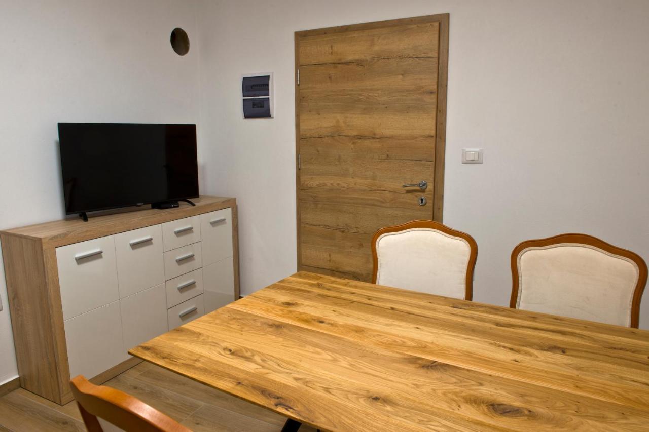 Apartmaji Tanto Malovše Crnice Exteriér fotografie