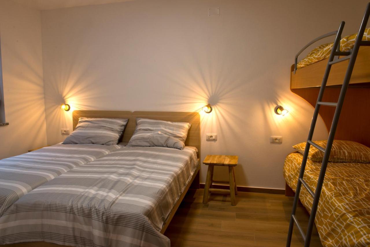 Apartmaji Tanto Malovše Crnice Exteriér fotografie