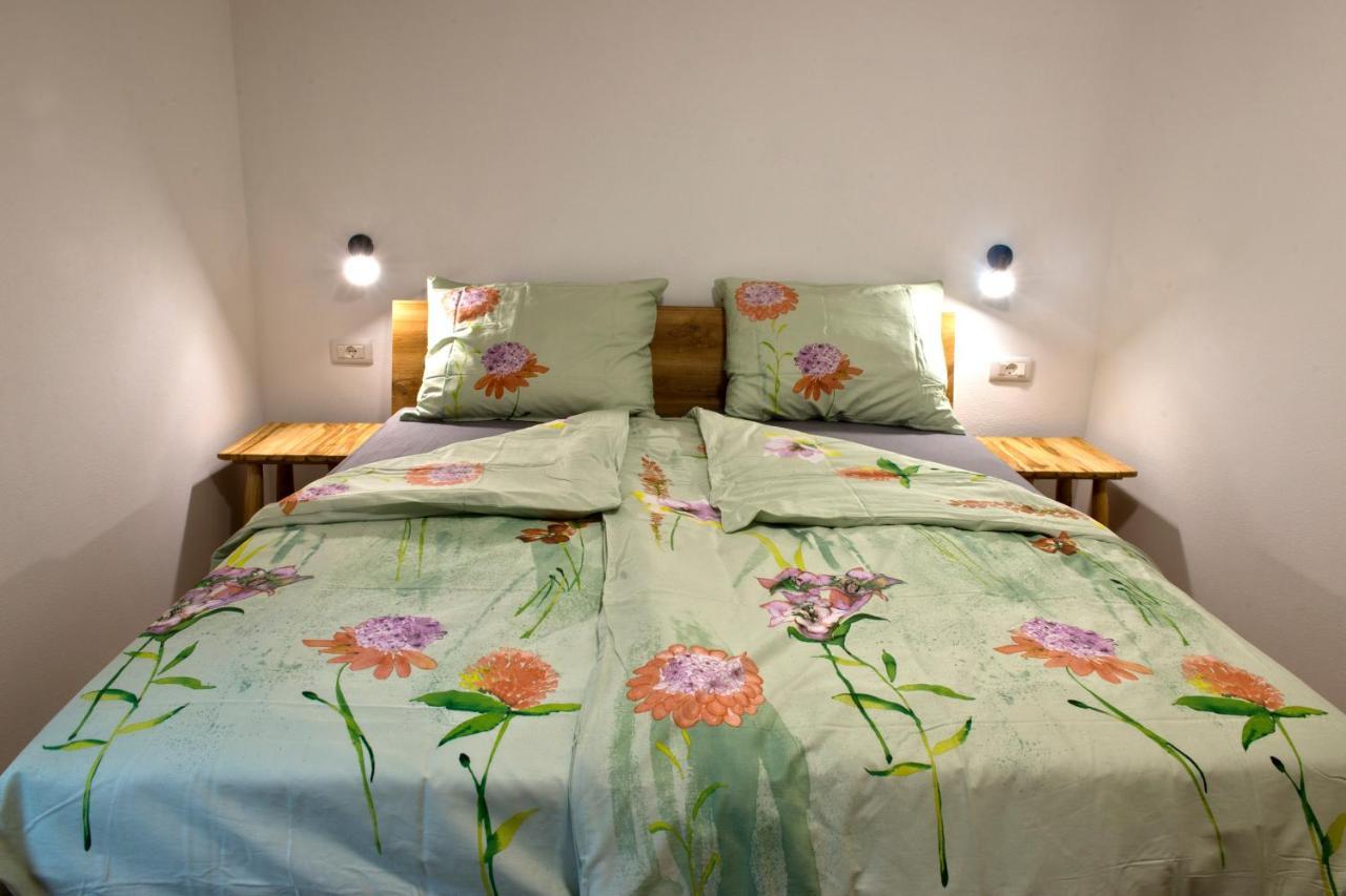 Apartmaji Tanto Malovše Crnice Exteriér fotografie